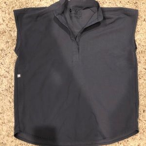 FIGS charcoal women’s scrub top. Size XXS
